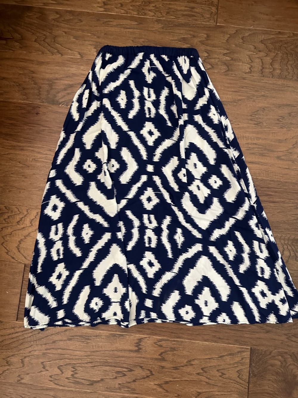 Angie bohemian-inspired navy S maxi skirt with bold ikat and geometric prints. - Picture 2 of 5
